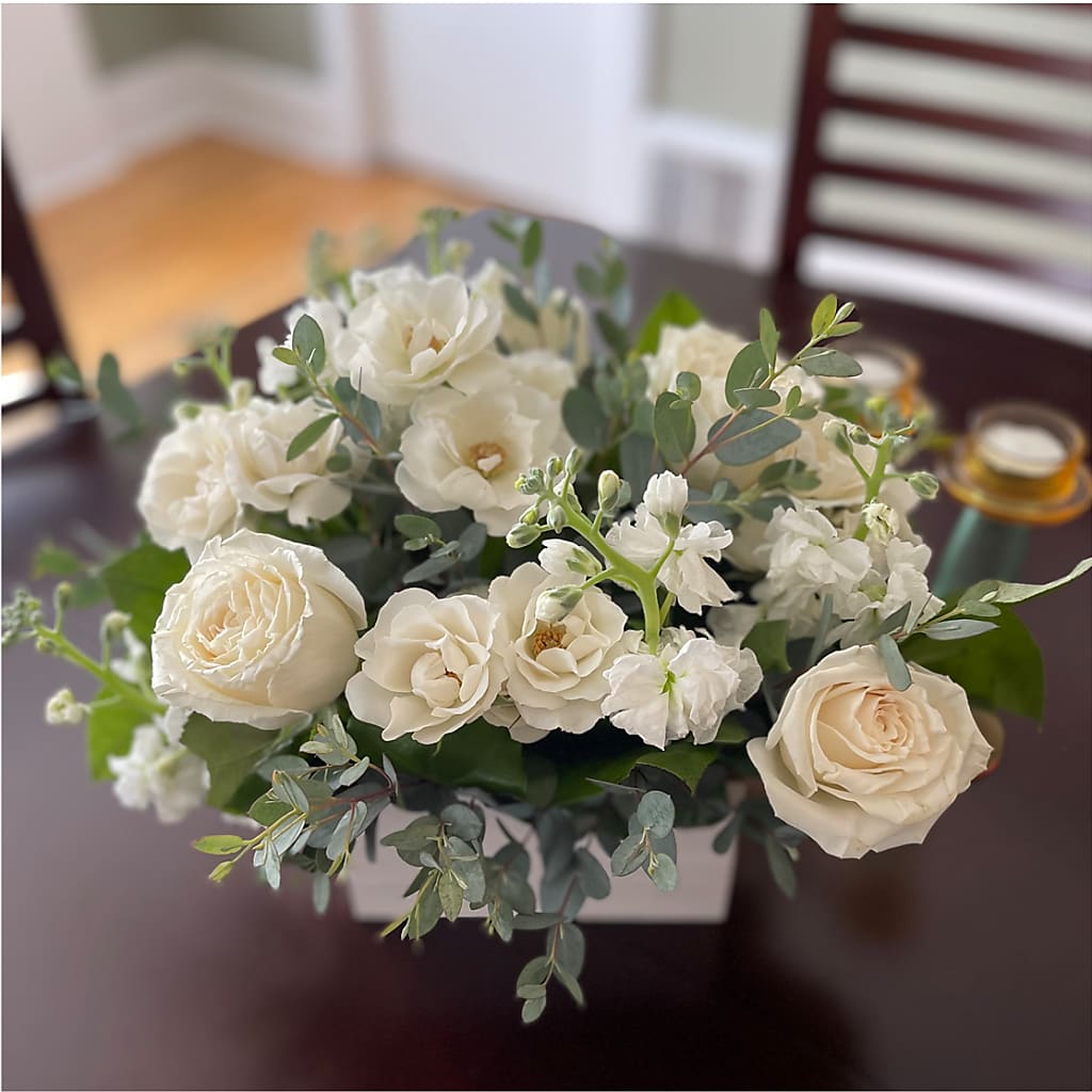 Fresh Linen Box Bouquet –  La La Florist, Baldwin Park CA